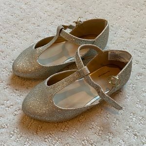 Janie & Jack gold sparkly shoes, little girl walker size 6.